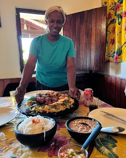 Tiana, mestra do festejo, é a responsável pela Festa da Rua de Baixo - Foto: Arquivo Pessoal